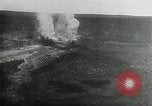 Standbild Bombe Mauna Loa Hawaii USA, 1935, aus Sekunde 34 historischem Filmmaterial Videoclip 65675069574