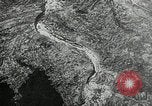 Standbild Bombe Mauna Loa Hawaii USA, 1935, aus Sekunde 37 historischem Filmmaterial Videoclip 65675069574