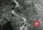 Standbild Bombe Mauna Loa Hawaii USA, 1935, aus Sekunde 40 historischem Filmmaterial Videoclip 65675069574