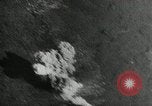 Standbild Bombe Mauna Loa Hawaii USA, 1935, aus Sekunde 42 historischem Filmmaterial Videoclip 65675069574