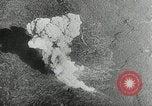 Standbild Bombe Mauna Loa Hawaii USA, 1935, aus Sekunde 45 historischem Filmmaterial Videoclip 65675069574