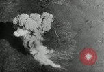 Standbild Bombe Mauna Loa Hawaii USA, 1935, aus Sekunde 46 historischem Filmmaterial Videoclip 65675069574
