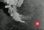 Standbild Bombe Mauna Loa Hawaii USA, 1935, aus Sekunde 48 historischem Filmmaterial Videoclip 65675069574
