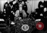 Immagine di Winston Churchill visite Westminster College Fulton Missouri USA, 1946, secondo 57 filmato di repertorio 65675069604