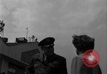 Immagine di Operazione Little Switch rilascio prigioniero Tokyo Giappone, 1953, secondo 15 filmato di repertorio 65675069612