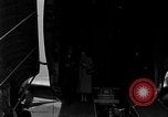Immagine di Operazione Little Switch rilascio prigioniero Tokyo Giappone, 1953, secondo 18 filmato di repertorio 65675069612