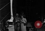 Immagine di Operazione Little Switch rilascio prigioniero Tokyo Giappone, 1953, secondo 22 filmato di repertorio 65675069612
