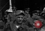 Immagine di Operazione Little Switch rilascio prigioniero Tokyo Giappone, 1953, secondo 28 filmato di repertorio 65675069612