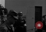 Immagine di Operazione Little Switch rilascio prigioniero Tokyo Giappone, 1953, secondo 50 filmato di repertorio 65675069612