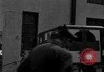 Immagine di Operazione Little Switch rilascio prigioniero Tokyo Giappone, 1953, secondo 52 filmato di repertorio 65675069612