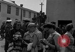 Immagine di Operazione Little Switch rilascio prigioniero Tokyo Giappone, 1953, secondo 55 filmato di repertorio 65675069612