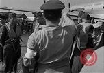 Standbild Operation Little Switch Rückführung Haneda Japan, 1953, aus Sekunde 15 historischem Filmmaterial Videoclip 65675069613