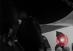 Standbild Operation Little Switch Rückführung Haneda Japan, 1953, aus Sekunde 61 historischem Filmmaterial Videoclip 65675069613