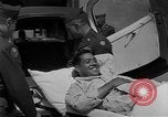 Image Rapatriement des prisonniers dans l'opération Little Switch Tokyo Japon, 1953, de la seconde 13 séquences d'archives historiques vidéo 65675069615