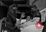 Image Rapatriement des prisonniers dans l'opération Little Switch Tokyo Japon, 1953, de la seconde 15 séquences d'archives historiques vidéo 65675069615
