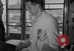 Immagine di I soldati feriti ricevono il premio Purple Heart Tokyo Giappone, 1953, secondo 14 filmato di repertorio 65675069617