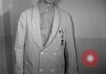 Immagine di I soldati feriti ricevono il premio Purple Heart Tokyo Giappone, 1953, secondo 28 filmato di repertorio 65675069617