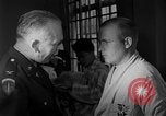 Immagine di I soldati feriti ricevono il premio Purple Heart Tokyo Giappone, 1953, secondo 39 filmato di repertorio 65675069617