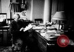 Immagine di Persone devono affrontare crisi L'Irlanda, 1944, secondo 48 filmato di repertorio 65675069622