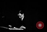 Immagine di Persone devono affrontare crisi L'Irlanda, 1944, secondo 53 filmato di repertorio 65675069622