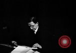 Immagine di Persone devono affrontare crisi L'Irlanda, 1944, secondo 57 filmato di repertorio 65675069622