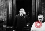 Immagine di Persone devono affrontare crisi L'Irlanda, 1944, secondo 60 filmato di repertorio 65675069622