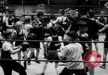 Image championnat de boxe Annapolis Maryland USA, 1944, de la seconde 6 séquences d'archives historiques vidéo 65675069628