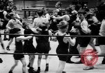 Image championnat de boxe Annapolis Maryland USA, 1944, de la seconde 9 séquences d'archives historiques vidéo 65675069628