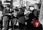 Image Hommes creusant pour pirate gold Florida United States USA, 1948, de la seconde 13 séquences d'archives historiques vidéo 65675069639