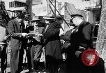 Image Hommes creusant pour pirate gold Florida United States USA, 1948, de la seconde 14 séquences d'archives historiques vidéo 65675069639
