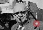 Image Hommes creusant pour pirate gold Florida United States USA, 1948, de la seconde 19 séquences d'archives historiques vidéo 65675069639