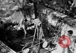 Image Hommes creusant pour pirate gold Florida United States USA, 1948, de la seconde 29 séquences d'archives historiques vidéo 65675069639