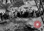 Image Hommes creusant pour pirate gold Florida United States USA, 1948, de la seconde 36 séquences d'archives historiques vidéo 65675069639