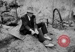 Image Hommes creusant pour pirate gold Florida United States USA, 1948, de la seconde 59 séquences d'archives historiques vidéo 65675069639
