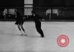 Immagine di Olympic Pattinaggio di Figura Team New York City USA, 1947, secondo 13 filmato di repertorio 65675069644