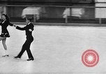 Immagine di Olympic Pattinaggio di Figura Team New York City USA, 1947, secondo 14 filmato di repertorio 65675069644