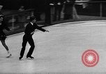 Immagine di Olympic Pattinaggio di Figura Team New York City USA, 1947, secondo 16 filmato di repertorio 65675069644