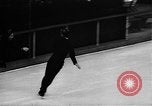 Immagine di Olympic Pattinaggio di Figura Team New York City USA, 1947, secondo 17 filmato di repertorio 65675069644