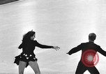 Immagine di Olympic Pattinaggio di Figura Team New York City USA, 1947, secondo 19 filmato di repertorio 65675069644