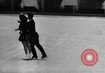 Immagine di Olympic Pattinaggio di Figura Team New York City USA, 1947, secondo 22 filmato di repertorio 65675069644