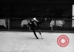 Immagine di Olympic Pattinaggio di Figura Team New York City USA, 1947, secondo 27 filmato di repertorio 65675069644