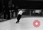 Immagine di Olympic Pattinaggio di Figura Team New York City USA, 1947, secondo 33 filmato di repertorio 65675069644