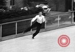Immagine di Olympic Pattinaggio di Figura Team New York City USA, 1947, secondo 34 filmato di repertorio 65675069644