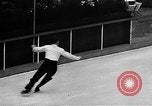Immagine di Olympic Pattinaggio di Figura Team New York City USA, 1947, secondo 35 filmato di repertorio 65675069644