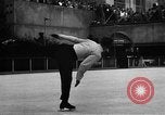 Immagine di Olympic Pattinaggio di Figura Team New York City USA, 1947, secondo 44 filmato di repertorio 65675069644