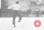 Immagine di Olympic Pattinaggio di Figura Team New York City USA, 1947, secondo 56 filmato di repertorio 65675069644