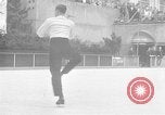 Immagine di Olympic Pattinaggio di Figura Team New York City USA, 1947, secondo 57 filmato di repertorio 65675069644