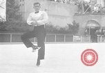Immagine di Olympic Pattinaggio di Figura Team New York City USA, 1947, secondo 58 filmato di repertorio 65675069644