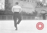 Immagine di Olympic Pattinaggio di Figura Team New York City USA, 1947, secondo 59 filmato di repertorio 65675069644