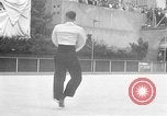 Immagine di Olympic Pattinaggio di Figura Team New York City USA, 1947, secondo 60 filmato di repertorio 65675069644